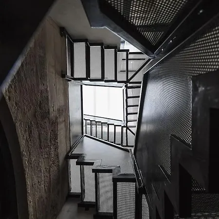 Daire L.o. Mdina-designer House The Bedroom-tub