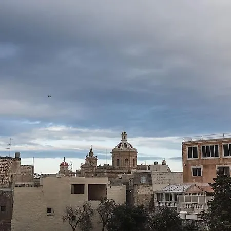 L.o. Mdina-designer House The Bedroom-tub Apartamento *