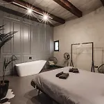 L.o. Mdina-designer House The Bedroom-tub * Rabat