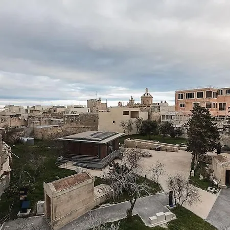 Apartment L.o. Mdina-designer House The Bedroom-tub Rabat