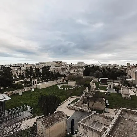 L.o. Mdina-designer House The Bedroom-tub *