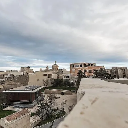 L.o. Mdina-designer House The Bedroom-tub Apartament Rabat