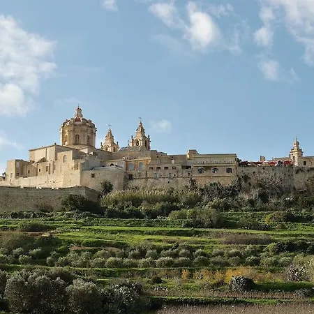 L.o. Mdina-designer House The Bedroom-tub * Rabat