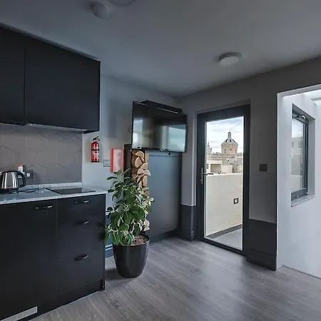 L.o. Mdina-designer House The Bedroom-tub Apartament Rabat