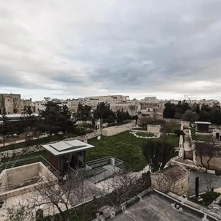 L.o. Mdina-designer House The Bedroom-tub Apartment