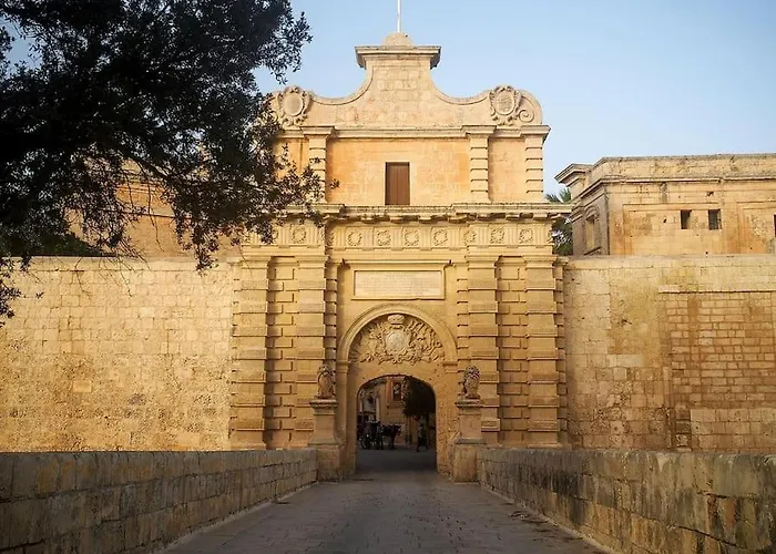 L.o. Mdina-designer House The Bedroom-tub *