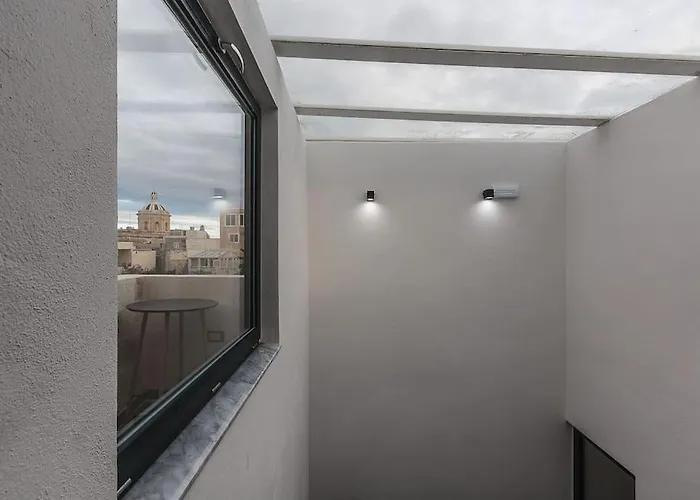 L.o. Mdina-designer House The Bedroom-tub Rabat