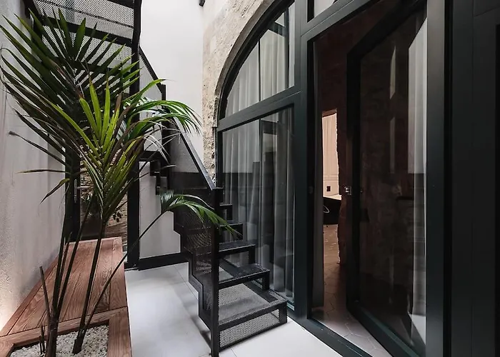 L.o. Mdina-designer House The Bedroom-tub Apartman *