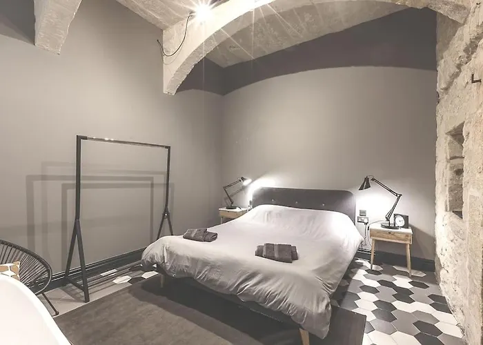 L.o. Mdina-designer House The Bedroom-tub Rabat